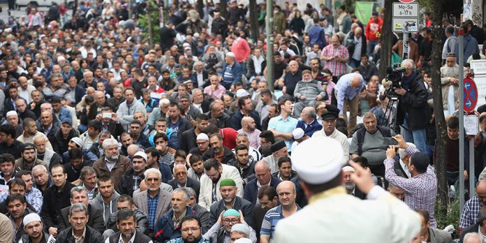 Muslims Protest IS Violence