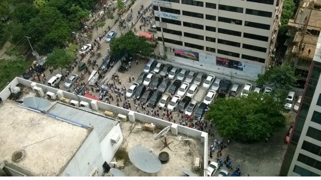 150426082733_banglaearthquake_640x360_bbc_nocredit