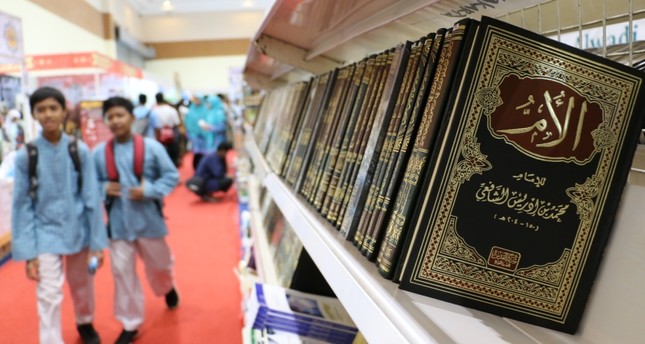 islamic-book-fair-in-indonesian
