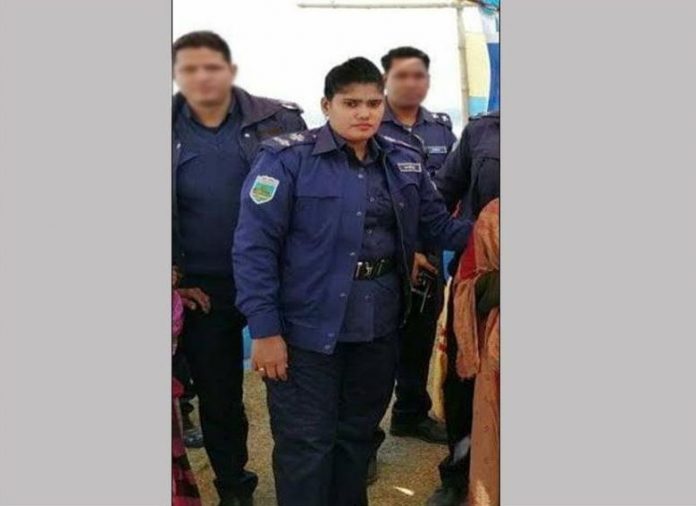 নারী পুলিশ ২