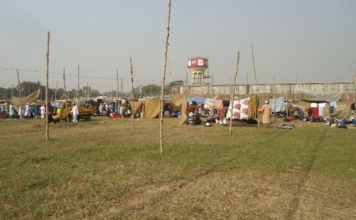 মাঠ