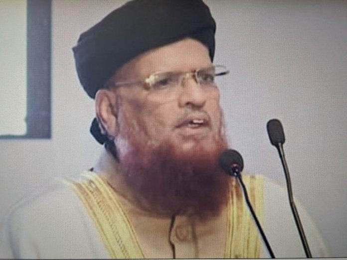 1200px-Mufti_Taqi_Usmani-768x576
