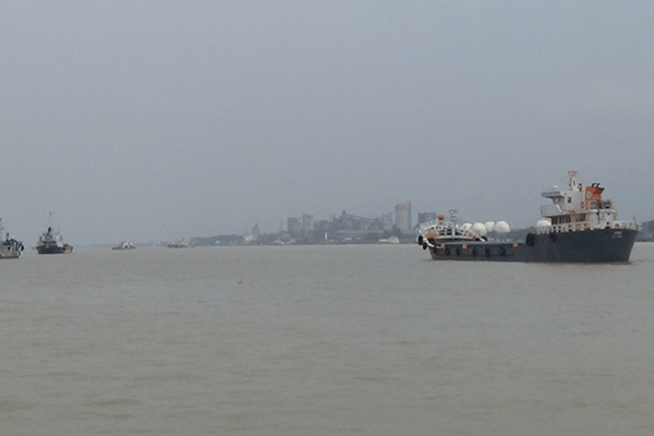 182246_bangladesh_pratidin_Bagerhat_-Mongla-Port---Photo---1-(-05_-04