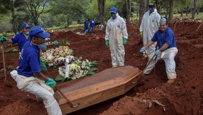 BRAZIL-HEALTH-VIRUS-CEMETERY
