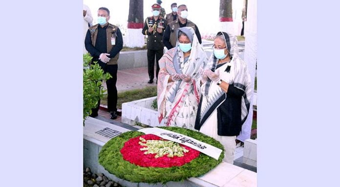 1597456263.PM-AT-BANANI-GRAVEYARD-(6)