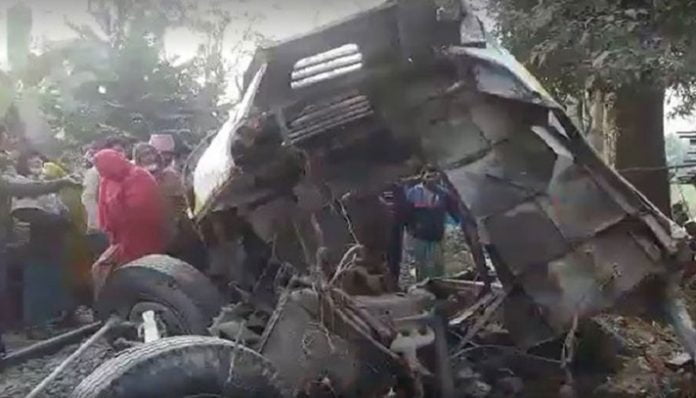 Joypurhat_train_bus_clash